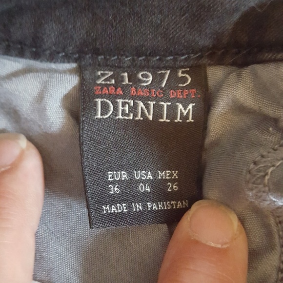 Ripped black Zara jeans - Picture 4 of 4